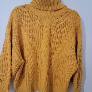 Yellow sweater m/l